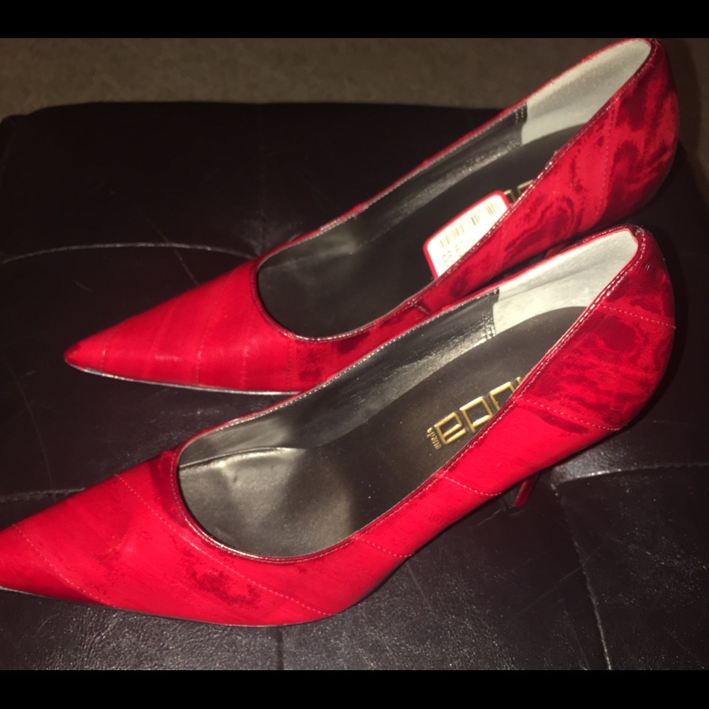 Red leather stilettos 👠
